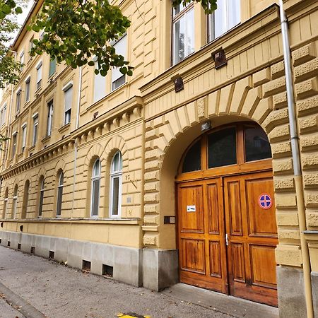 Stylish Apartman Szeged Eksteriør bilde